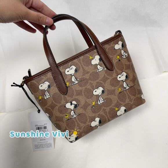 NWT Coach X Peanuts City Mini Tote Bag Signature Canvas With Snoopy Print CBS83 - Picture 5 of 8